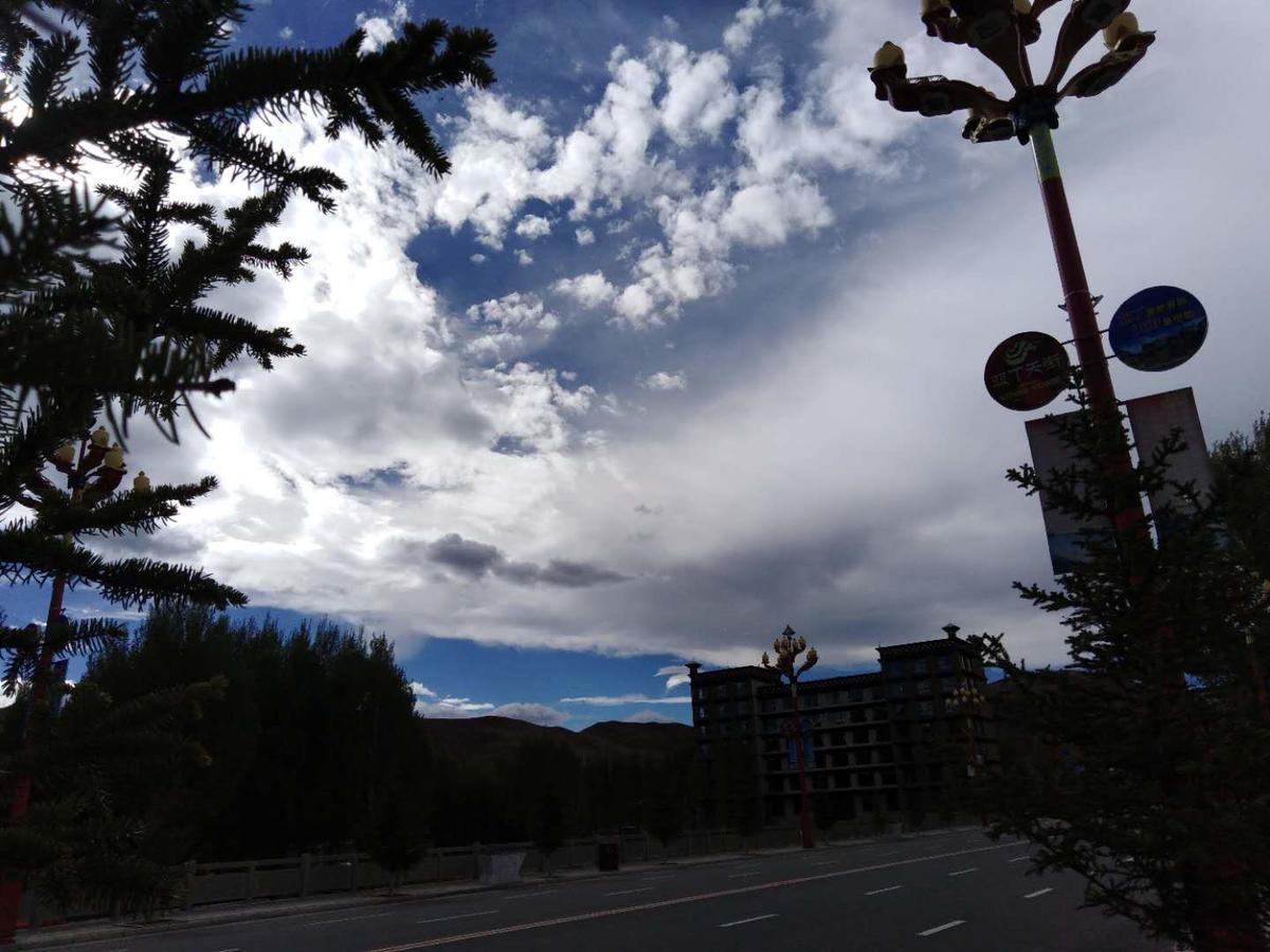 Zishuo Zihua Guest House Daocheng Luaran gambar